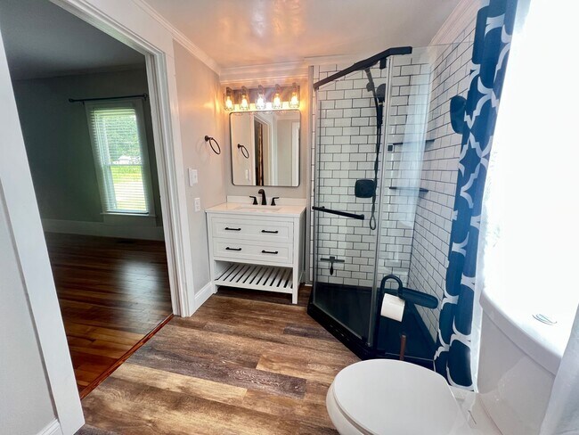 Building Photo - Fall Into Your New Home!
