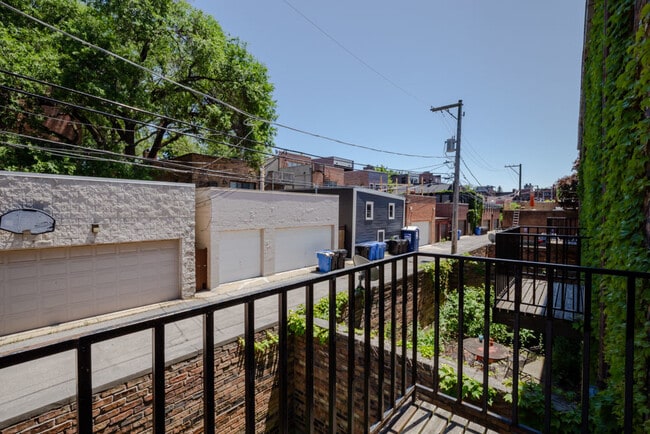 Building Photo - 1255 W Belden Ave