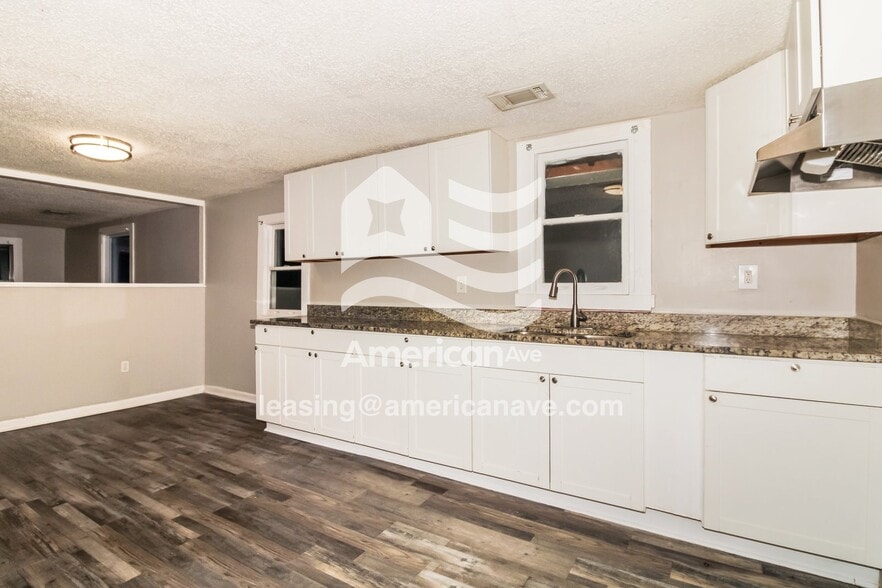 Building Photo - 2824 22nd St