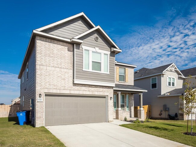 Building Photo - 4-BEDROOM IN WOODSIDE FARMS