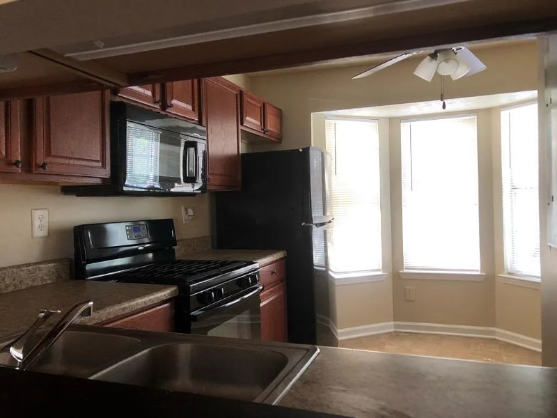 Building Photo - 3720 Regency Park Dr