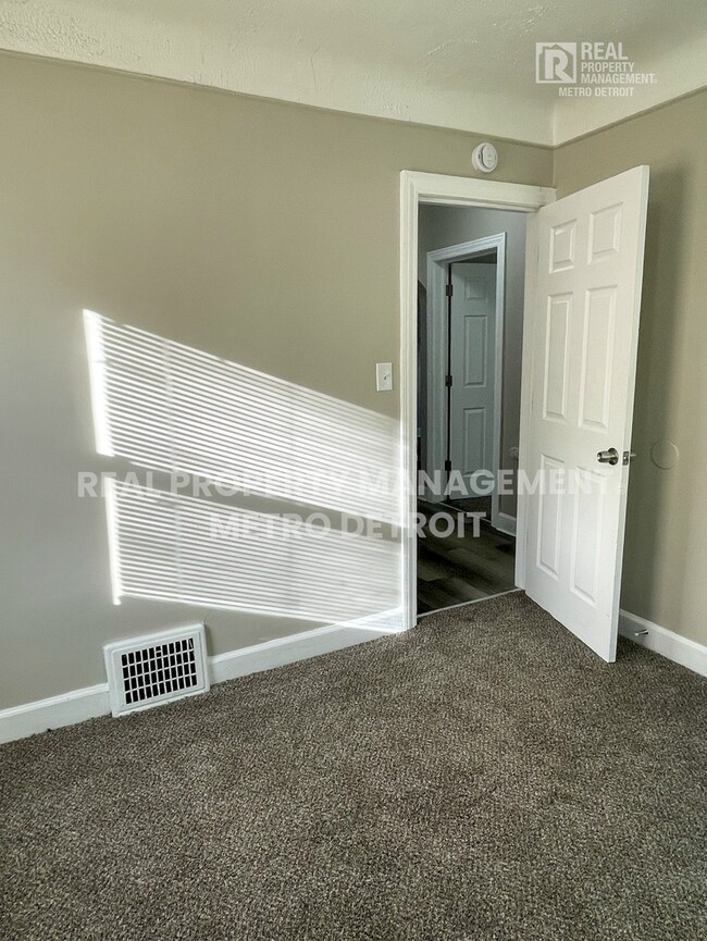 Building Photo - 16210 Ferguson St