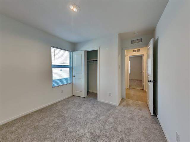 Building Photo - 1813 Equine Retreat Wy