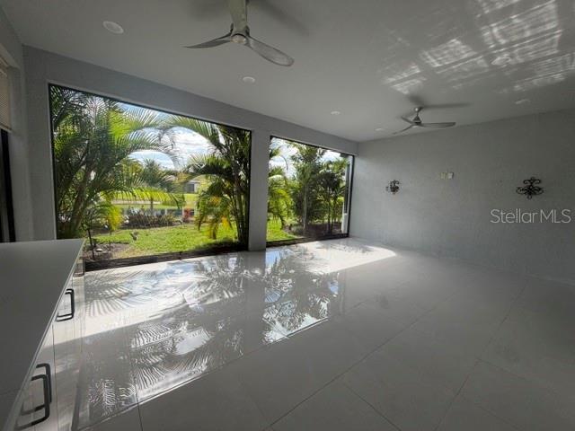 Building Photo - 6289 Mesa Gln