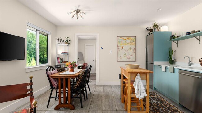 Building Photo - 1208 Enfield Rd