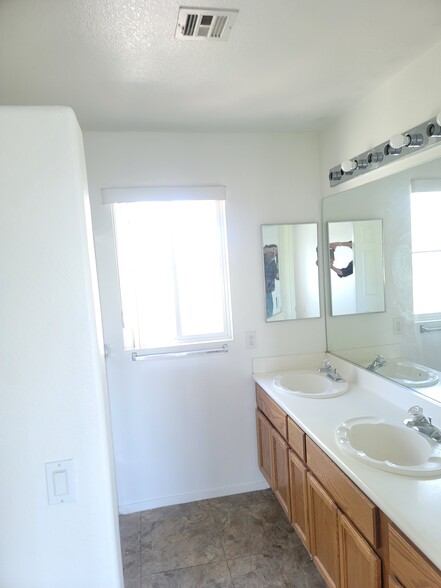 Building Photo - 9579 Camelback Peak Ct
