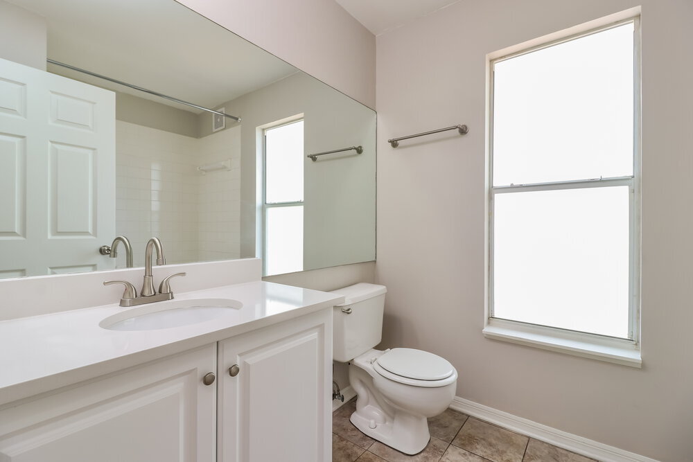 Building Photo - 3322 Silverpond Dr