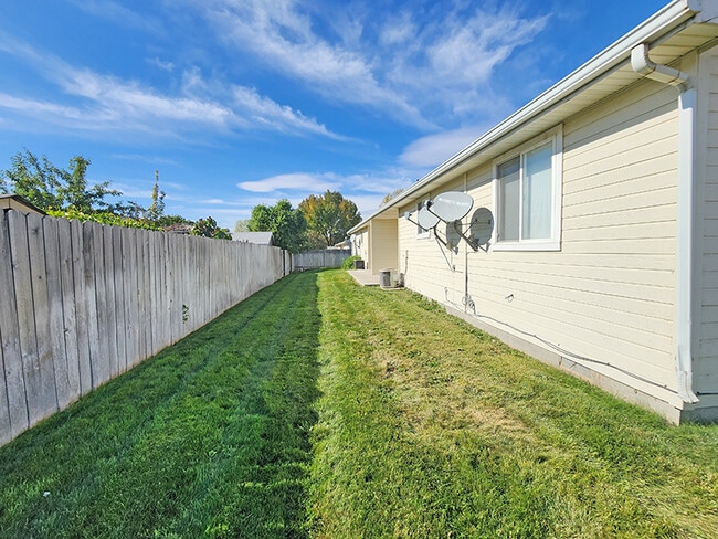 Building Photo - 226 N Grant St