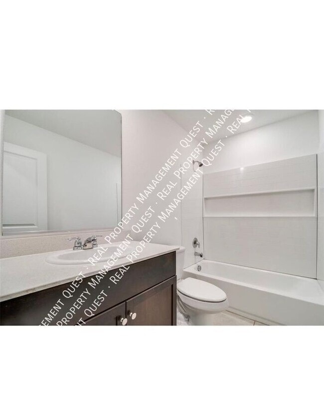 Building Photo - 2525 Russell St