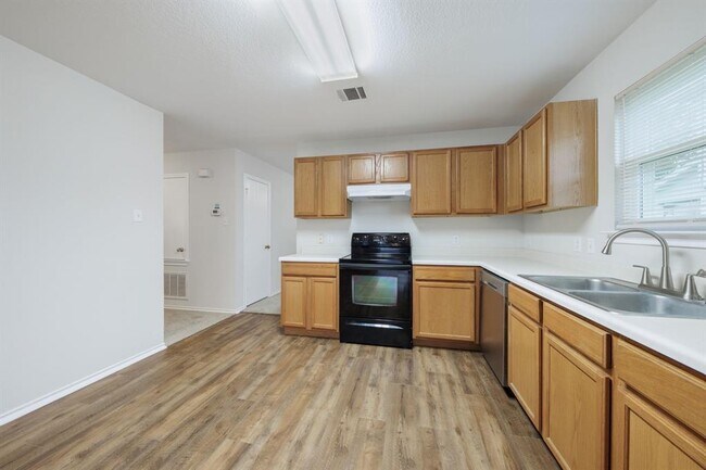 Building Photo - 2904 Crownover St