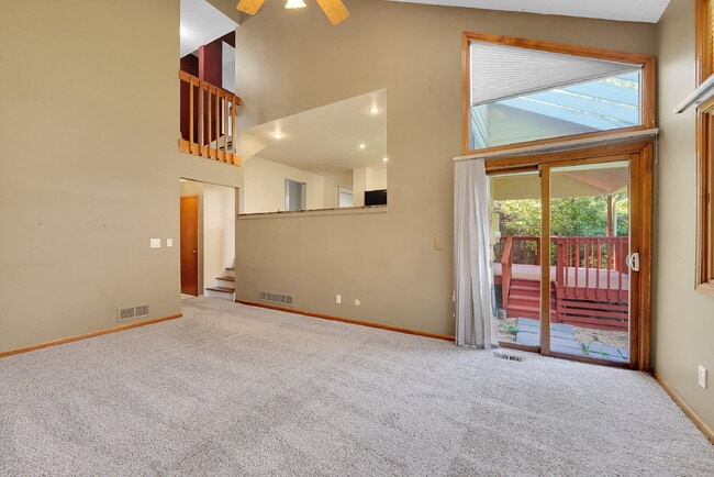 Building Photo - $3,095.00, 4-bed, 2.5-bath located in West...