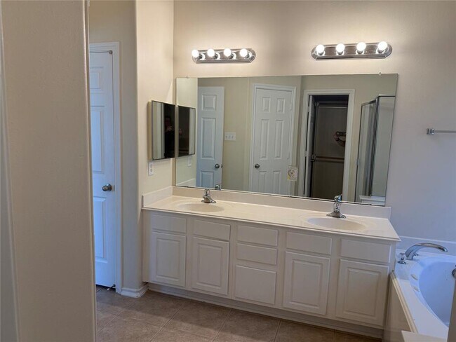 Building Photo - 5118 Birch Manor Ln