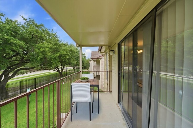 Building Photo - 2120 El Paseo St