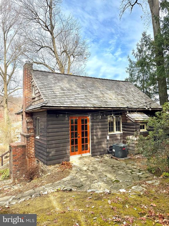 Building Photo - 2132 Grandview Ave