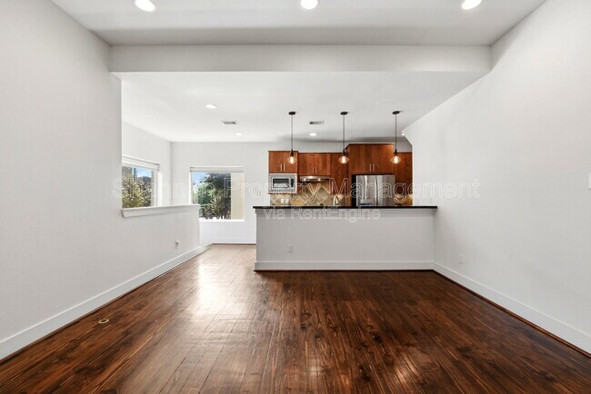 Building Photo - 1512 Crockett St