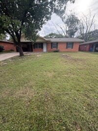 Building Photo - 1415 Mockingbird Ln