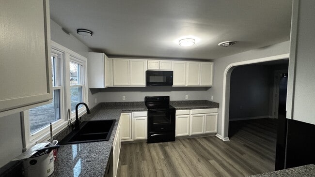 Building Photo - 126 Connector Rd