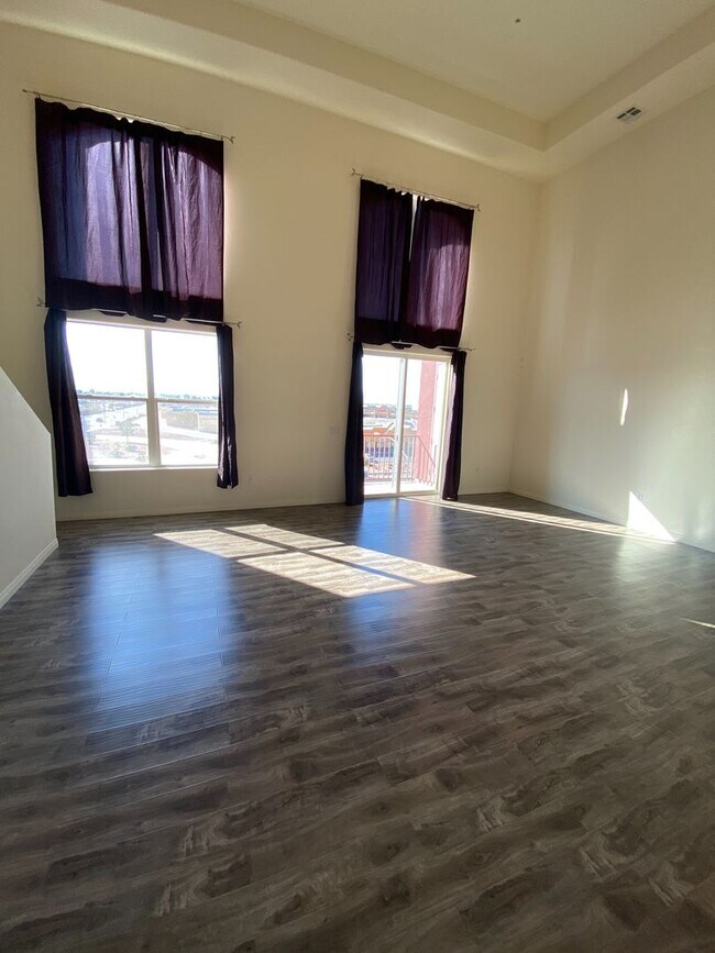Building Photo - Beautiful, 2 story penthouse loft at the M...