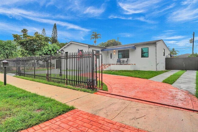 Building Photo - 8210 SW 29th St