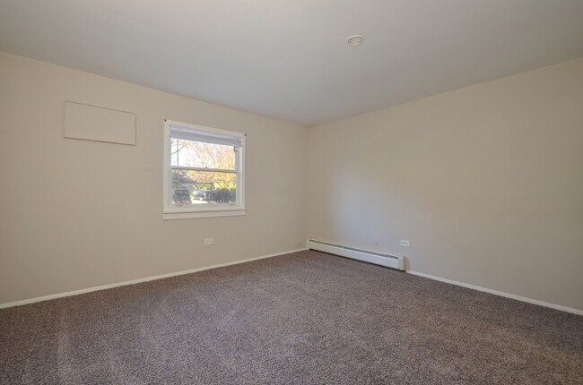 Building Photo - 869 Trace Dr