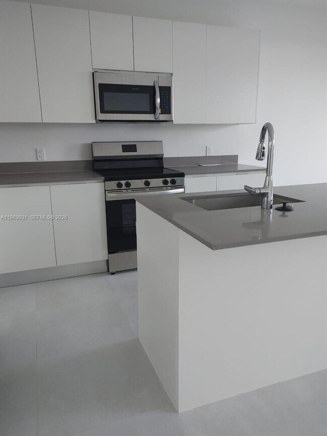 Building Photo - 1280 N Flagler Ave