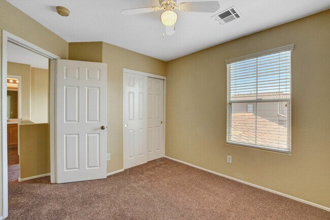 Building Photo - 4 Bedroom with Pool in Centennial Hills