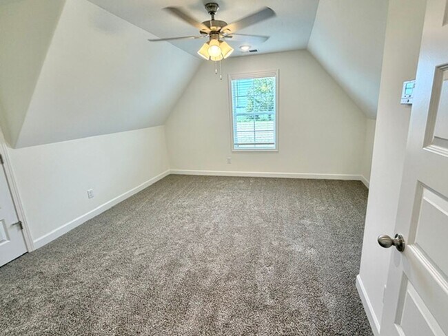 Building Photo - 145 Summer Rose Ln