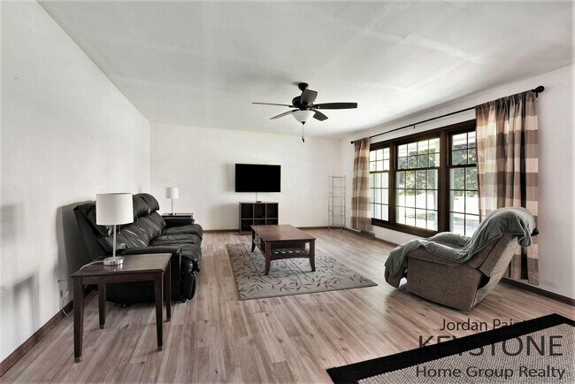 Building Photo - 1907 Bridle Creek St SE