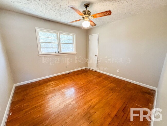 Building Photo - 124 Grant Dr