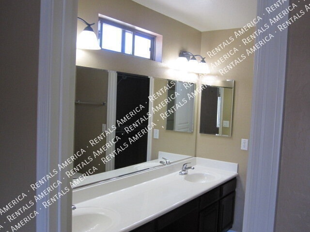 Building Photo - 12047 W Dos Rios Dr