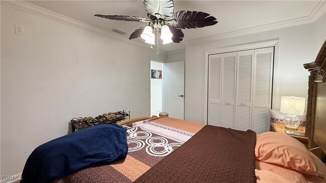 Building Photo - 1424 SE 22nd Terrace