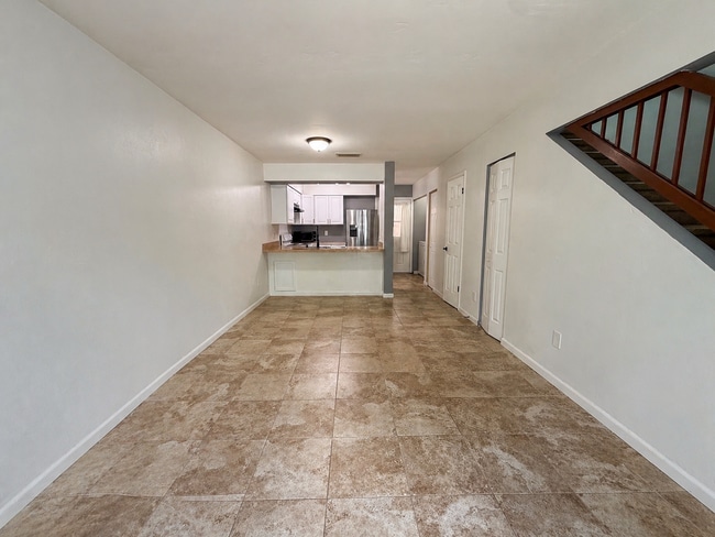 Building Photo - 2BR/1.5BA Townhouse in Mill Run!