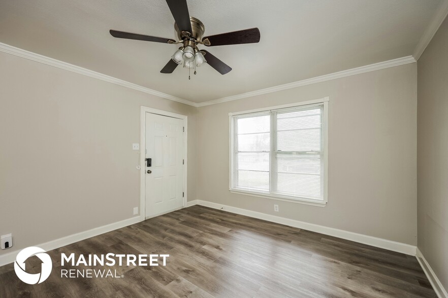 Building Photo - 351 E Amber St