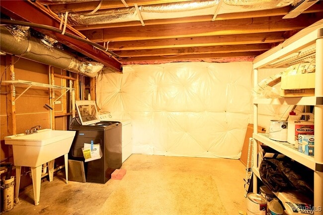 Building Photo - 444 Kingscote Ln
