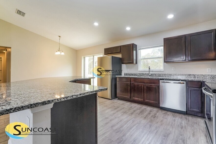 Building Photo - 333 Marion Oaks Golf Way