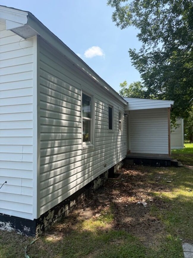 Building Photo - 609 Marcella Dr