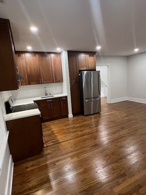 Kitchen open layout - 1 Fairview Ave