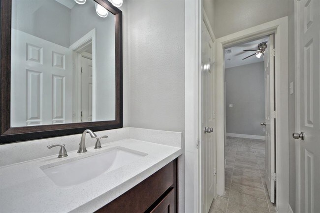 Building Photo - 21015 Eagle Bend