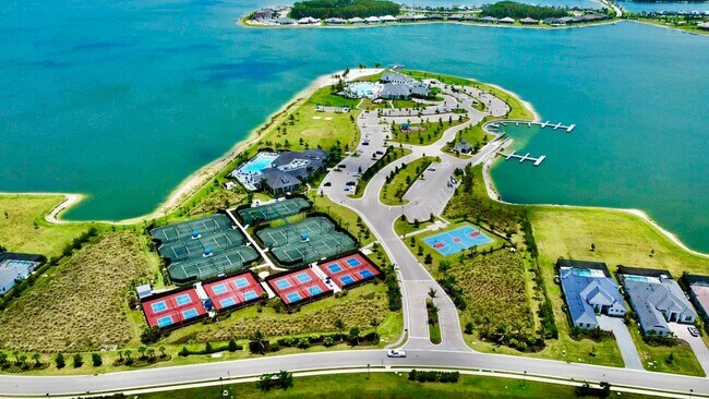Building Photo - Vista at WildBlue ~ Pool Home Ready to Rent
