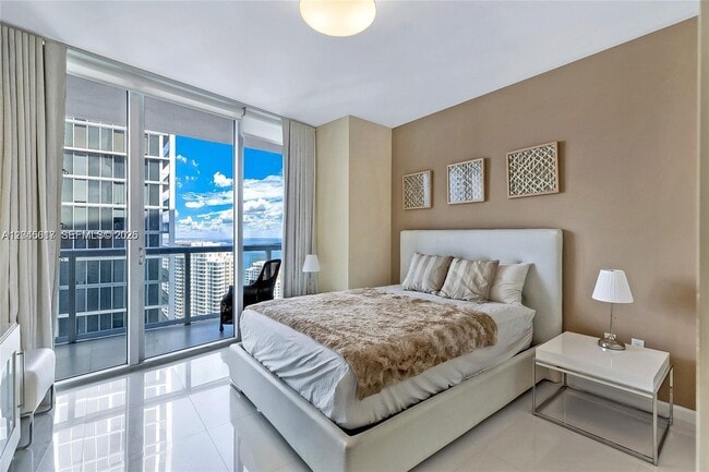 Building Photo - 485 Brickell Ave