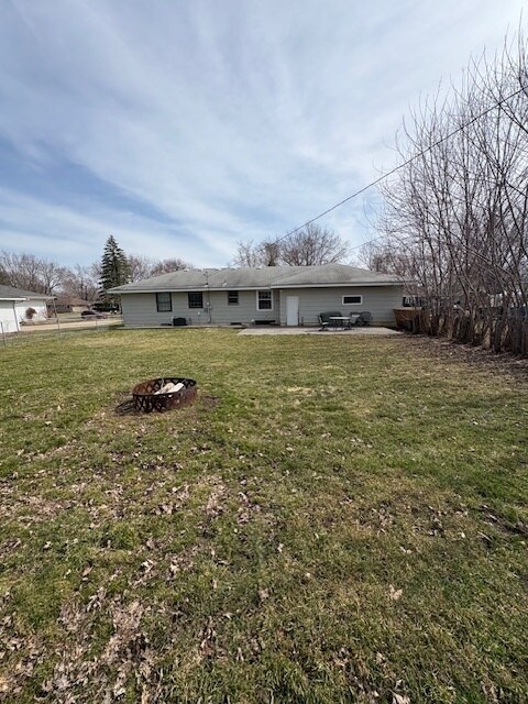 Building Photo - 14863 Danville Ave W