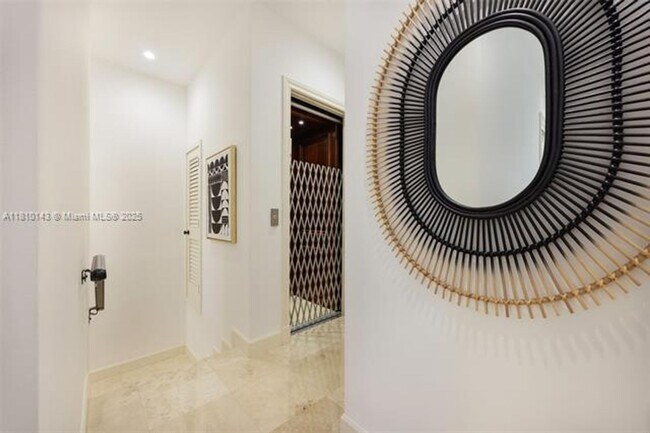 Building Photo - 7430 SW 56th Ct