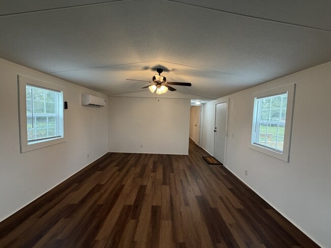 Building Photo - 464 Batchelor Rd