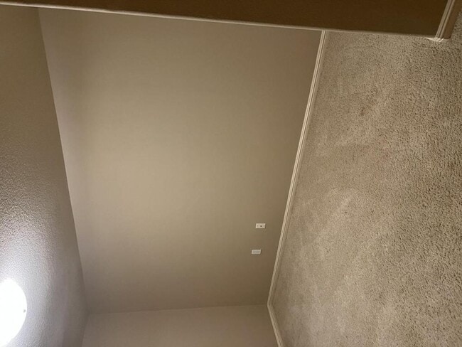 Building Photo - 15715 SE Bybee Dr