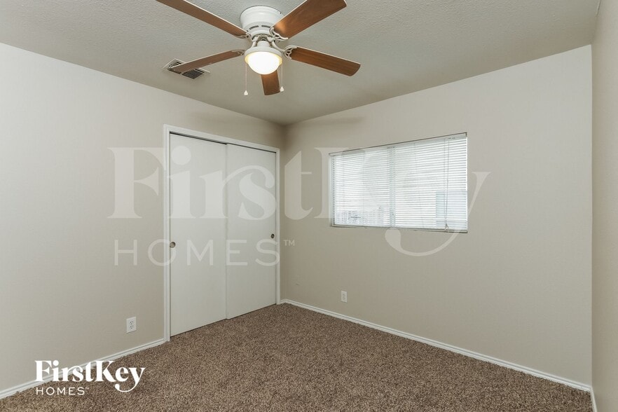 Building Photo - 111 Quince Flower