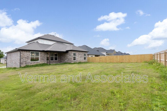 Building Photo - 1081 Whistler St