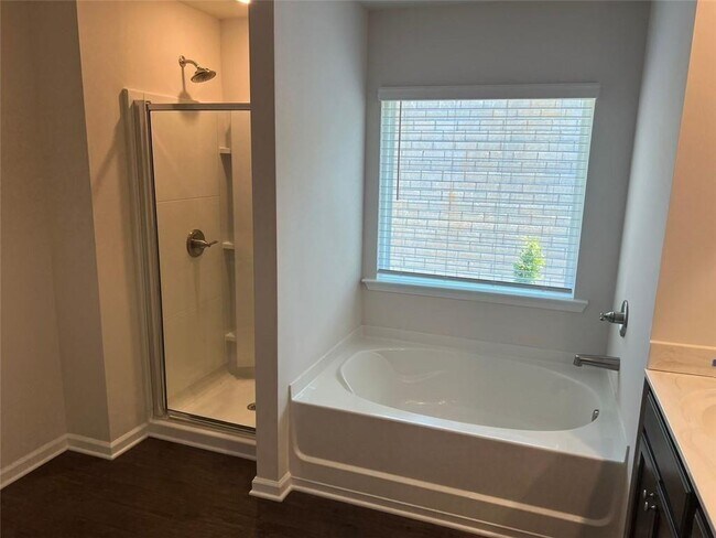 Building Photo - 127 Berry Dr