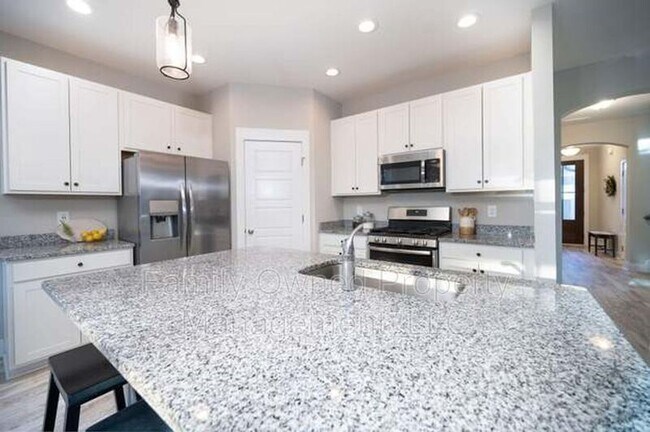 Building Photo - 225 Whirlaway Dr