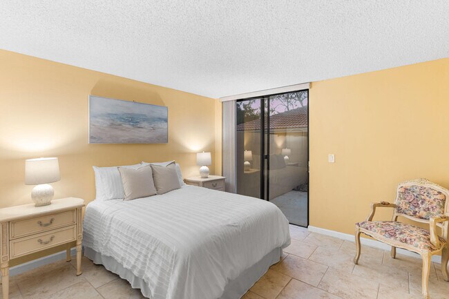 Building Photo - 229 Old Meadow Way