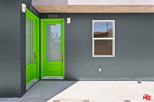 Building Photo - 2533 Thurman Ave.
